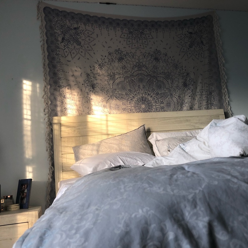 SOLDD Blue and White Urban Tapestry